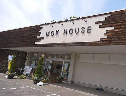 新座ショールームの入口