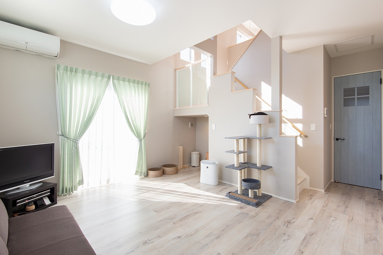 愛猫と暮らす採光抜群の家 ポラスで建てるローコスト注文住宅モクハウス