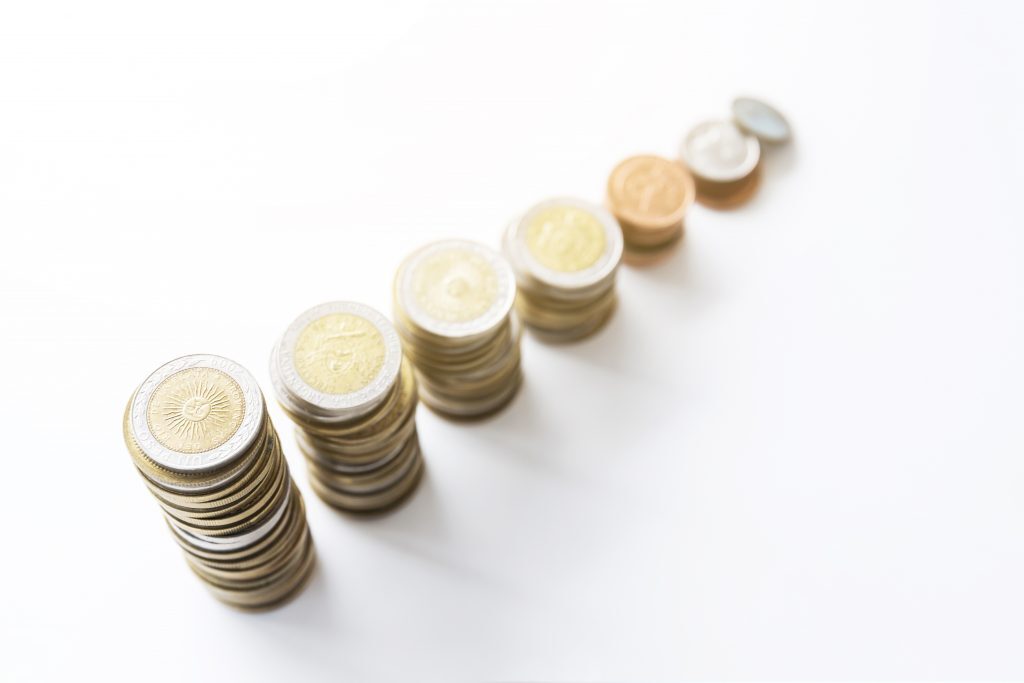 積み上げられたコイン